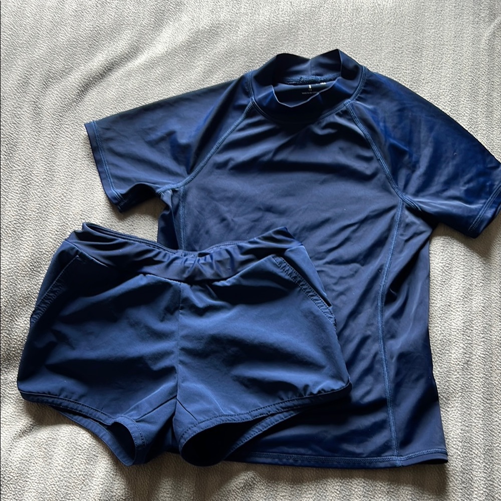 Land’s End Swim Set, sz Small 7. Short Sleeve Rash Guard and Swim Shorts